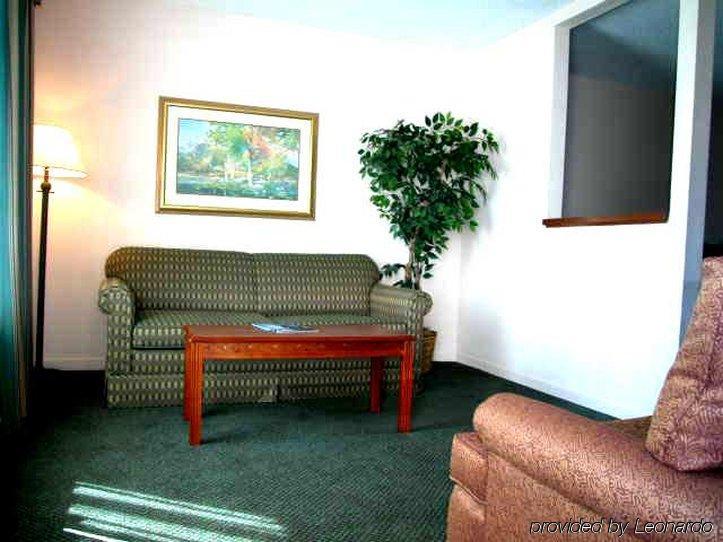 Red Roof Inn & Suites Monroe, Nc Экстерьер фото